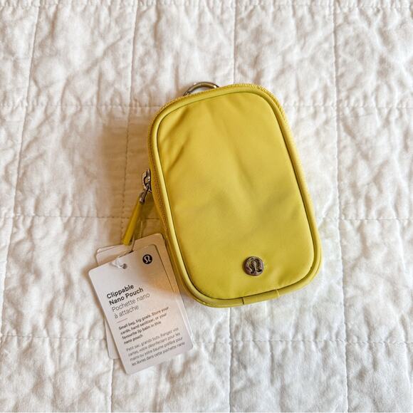 Lululemon Clippable Nano Pouch NEW Chartreuse - Picture 1 of 3